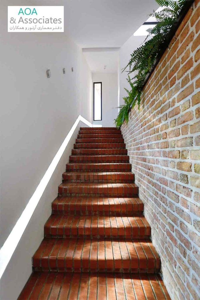 معماری ایرانی و استفاده از آجر در فضاهای داخلی برای القای حس سرزندگی ( خانه افشاریه برند ساختمانی تاراز)